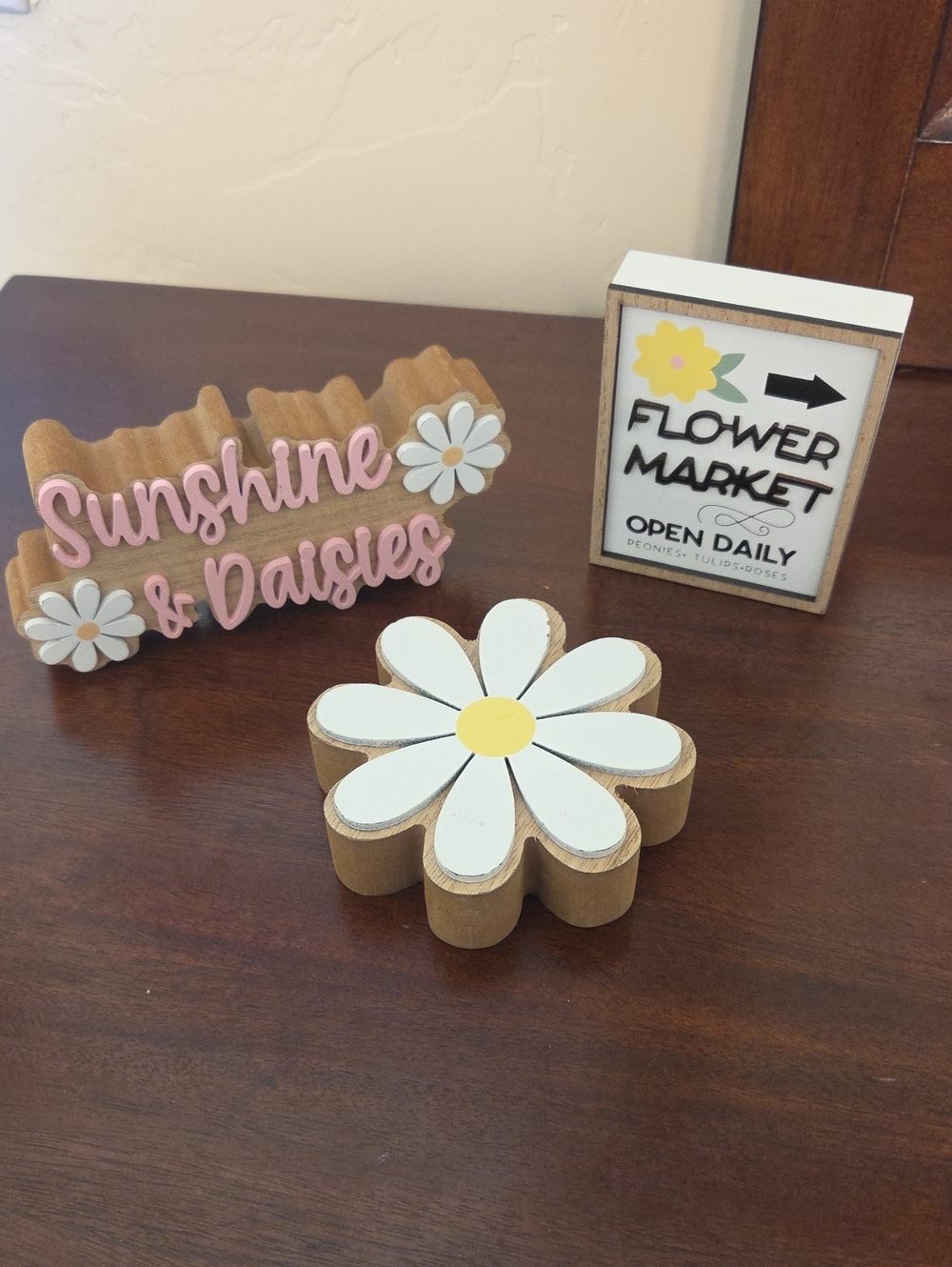 Sunshine & Daisies Wooden Decorative Set - White, Pink, Yellow